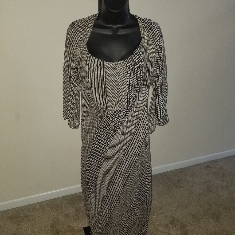 Dress - Picture 2 of 4